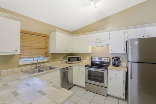 2310 27th St, Cape Coral, FL 33904-3327