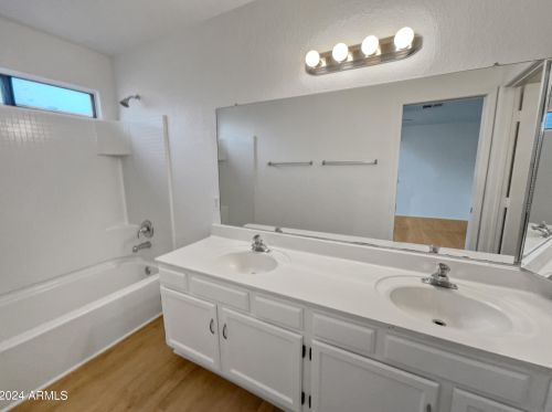 3930 Misty Willow Ln, Glendale AZ  85310-4030 exterior