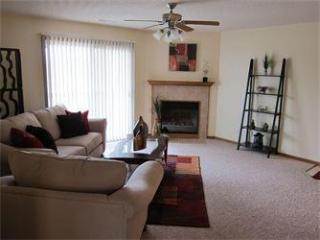 625 Pebblebrook Cir, Manhattan KS  66503-9841 exterior