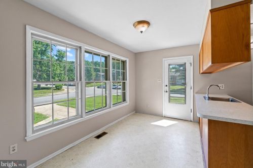 6501 Carrsbrook Ct, Springfield VA 22150-1311 exterior