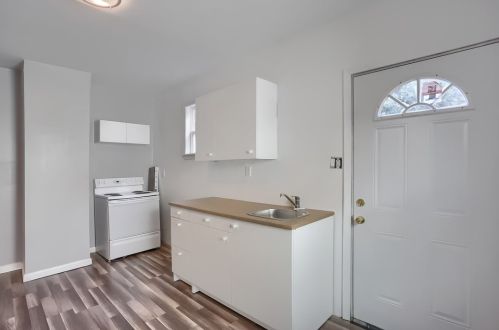 115 Maplewood Ave, Ambridge PA 15003-2412 exterior