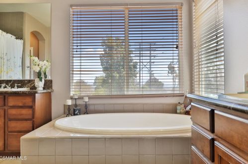 867 Coronado Cir, Santa Paula CA  93060-1666 exterior