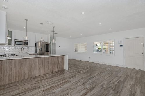 971 64th St, Hialeah FL  33012-6414 exterior