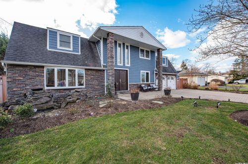 32 Hollister Ln, Islip Manor, NY 11751-4004