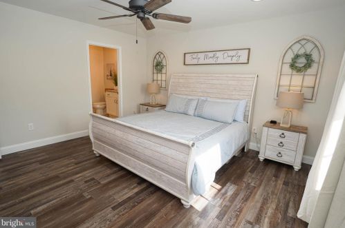 2 Highland Dr, Seaford DE  19973-4827 exterior