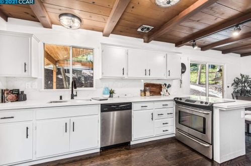 392 Moraga Way, Orinda CA  94563-3805 exterior