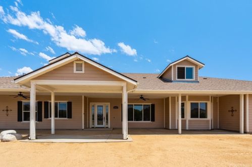 10727 Cleat Rd, Santa Clarita, CA 91390-2836