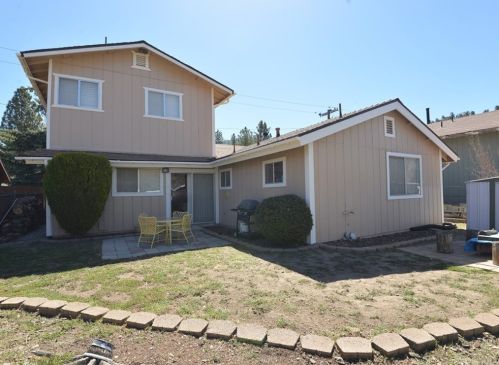 217 Pinon St, Frazier Park, CA 93225-9494