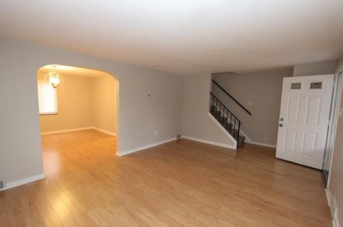 63 Bellecrest Ave, Pittsburgh PA  15227-2804 exterior