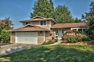 8425 Woodland Ave, Puyallup, WA 98371-6557