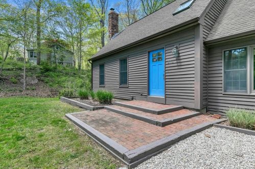 274 Mile Creek Rd, Lyme, CT 06371-1816