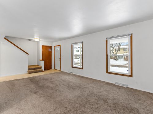 5537 Rainbow Dr, Greendale, WI 53129-2811