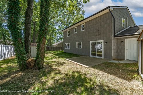 520 Wynnewood Rd, Lacey NJ  08731-1531 exterior