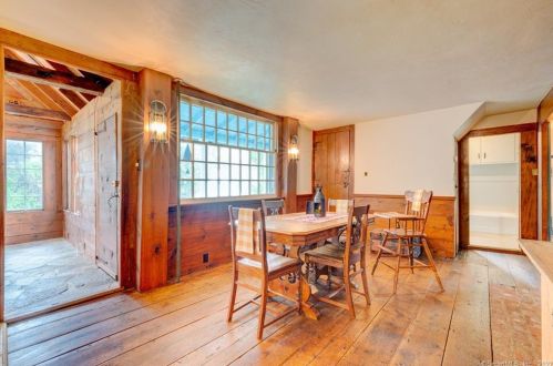 35 Smith St, Middletown CT  06457-1740 exterior