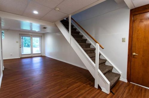 1003 Deveron Ct, Jeannette PA  15644-1056 exterior