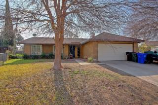 7595 Kempster Ct, Fontana, CA 92336-2174
