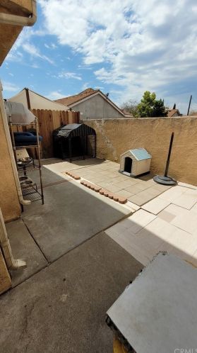 15311 Gundry Ave, Paramount CA  90723-3984 exterior