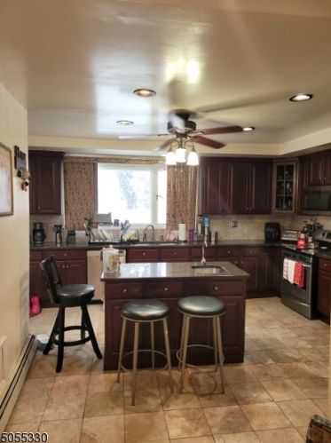 61 Hawthorne Ave, East Orange, NJ 07018-4001