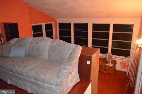 19 Marmic Dr, Southampton PA 18966-1728 exterior