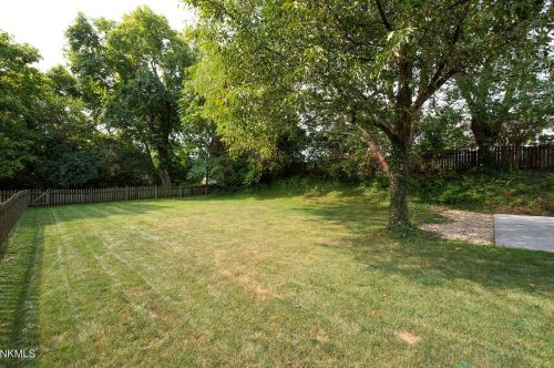 22 Montvale Ct, Newport, KY 41075-1820