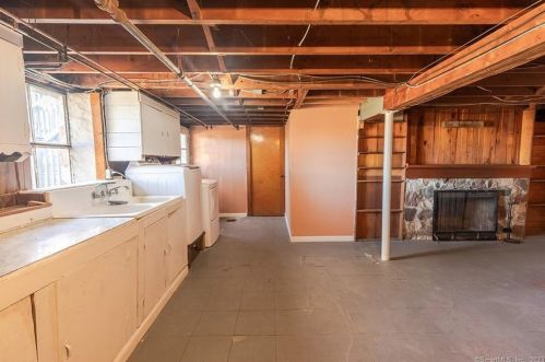 510 Wolcott St, Bristol CT  06010-6429 exterior