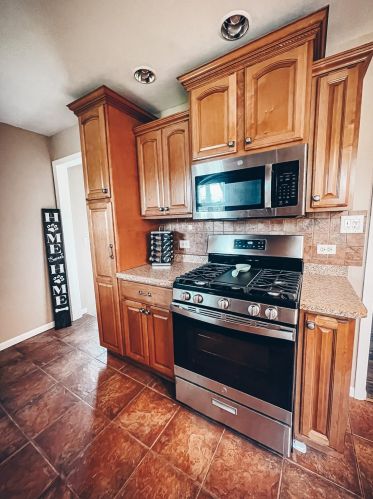 2933 98th St, Hammond IN  46322-3349 exterior