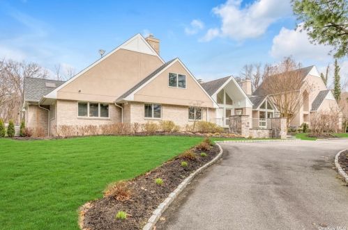 9 Donna Dr, Muttontown, NY 11771-4509