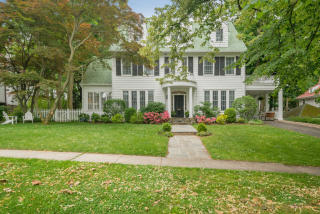 24 Bonnett Ave, Larchmont NY  10538-3204 exterior