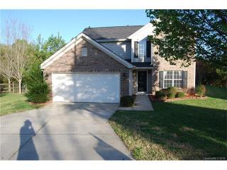 7200 Cascading Pines Dr, Fort Mill SC  29708-8350 exterior