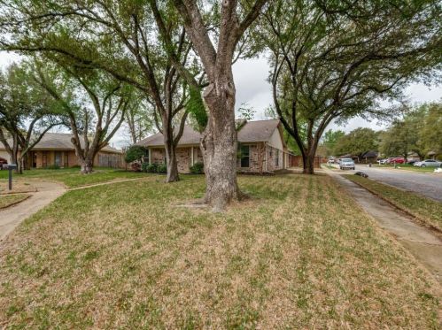 2409 Westpark Way Cir, Euless, TX 76040-3940