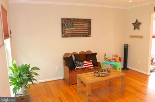 4678 Pearson Dr, Woodbridge VA  22193-5400 exterior