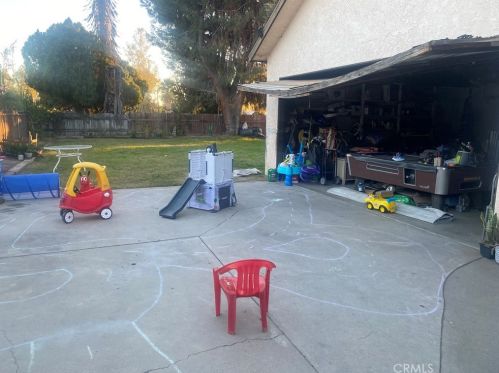 1357 Hillside Dr, San Bernardino CA  92404-5554 exterior