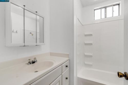 2053 Dalis Dr, Concord CA  94520-5417 exterior