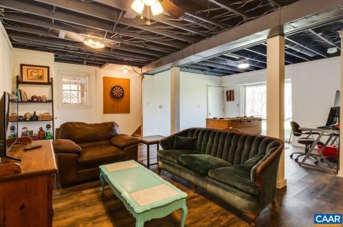 374 Shr Rd, Bybee VA  22963-5236 exterior