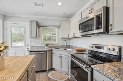 1509 Pony Ave, Beaufort SC  29906-5703 exterior