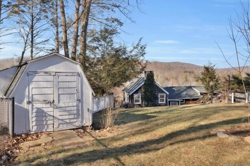 59 Lakeview Terrace Ext, Sandy Hook CT  06482-1467 exterior