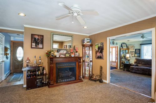 147 Washington Ave, Holtsville NY  11742-1051 exterior