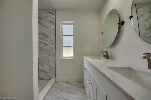 208 43 Ter, Cape Coral FL  33904-8425 exterior