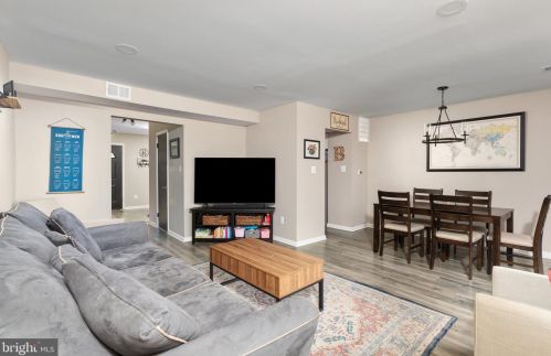 12588 Plymouth Ct, Woodbridge VA  22192-2321 exterior