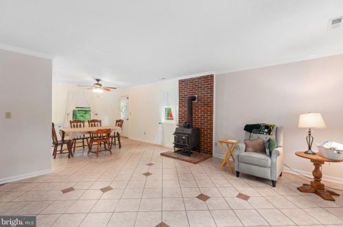 214 Hampton Dr, Spotsylvania VA 22551-8747 exterior