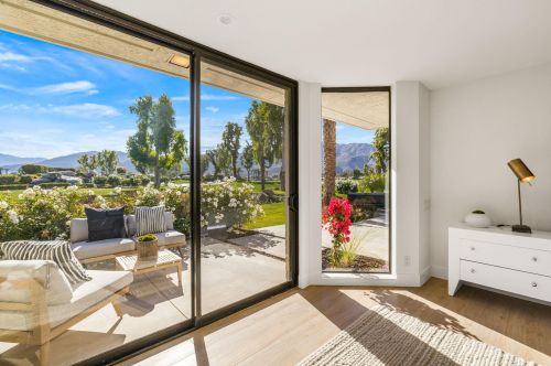 7 Mayfair Dr, Rancho Mirage CA  92270-2586 exterior