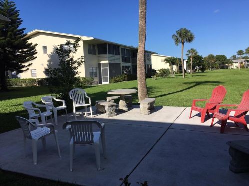 129 Salisbury F, West Palm Beach FL  33417-1958 exterior