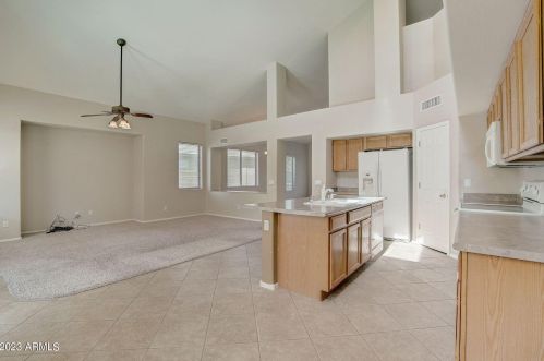 16043 Maui Ln, Sun City AZ  85379-5137 exterior