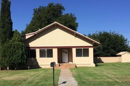 2327 Avenue J, Tahoka, TX 79373-5032