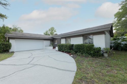 1001 Taproot Dr, Casselberry, FL 32708-4007