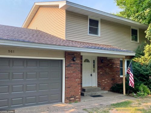 561 Parkview Dr, New Johannesburg, WI 54017-2396
