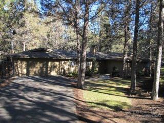 20490 Klahani Dr, Bend OR  97702-2720 exterior
