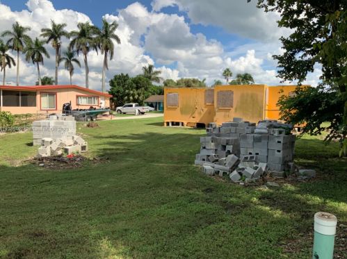 141 Greenstar Ave, Pahokee FL  33476-1421 exterior