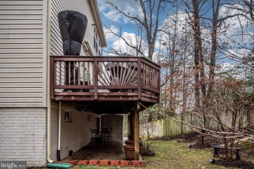 7226 Lyndam Hill Cir, Lorton VA  22079-4509 exterior