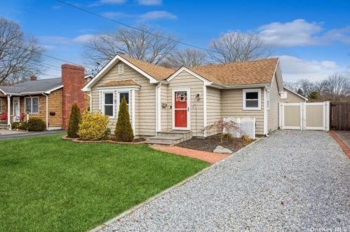 97 Washington Ave, Canaan Lake, NY 11772-2954
